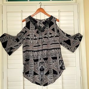 Dress barn cold shoulder blouse size large